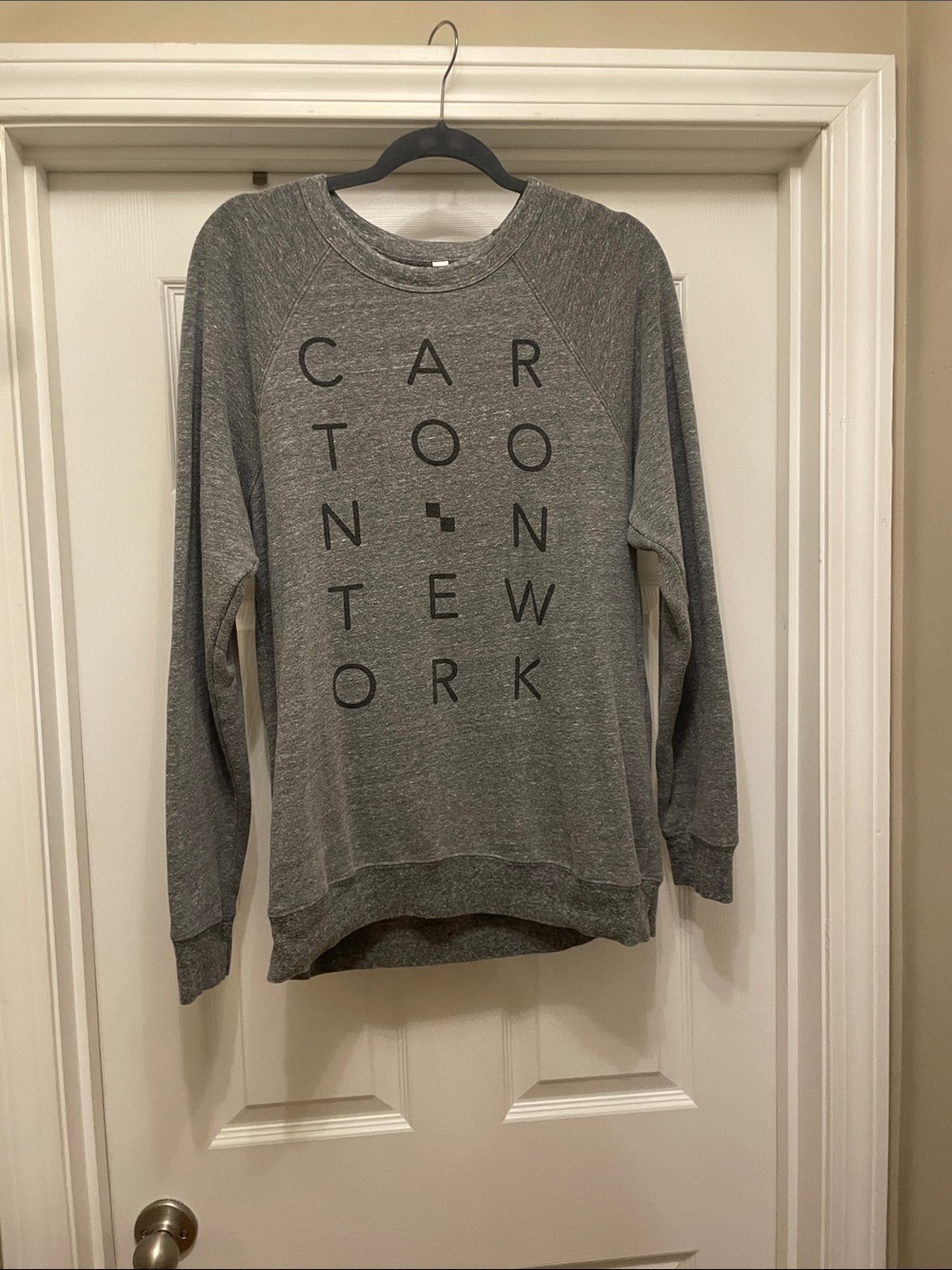 Gray Cartoon Network Crewneck Sweatshirt size men’s L y2k style retro preppy